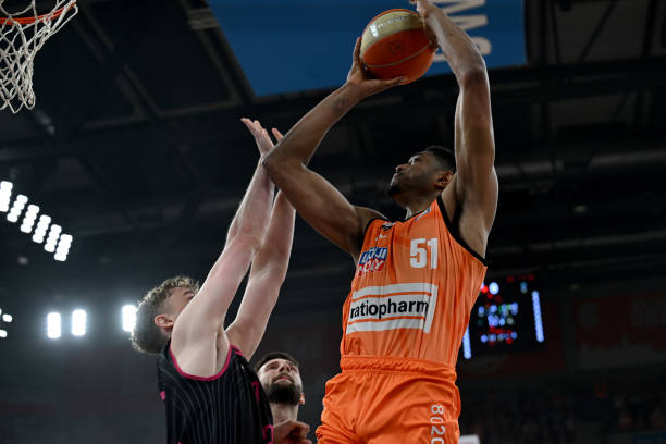 板凳席沦为 板凳席沦为